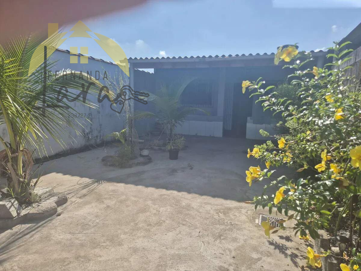 Casa à venda em Peruíbe, Recreio santista, com 1 quarto, 65m² - Fernanda Lara Corretora