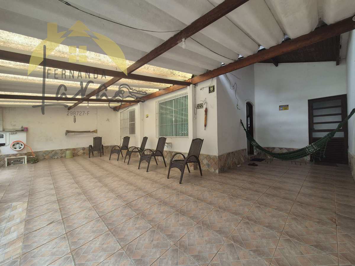 Casa à venda em Peruíbe, Centro, com 4 quartos, 175m² - Fernanda Lara Corretora