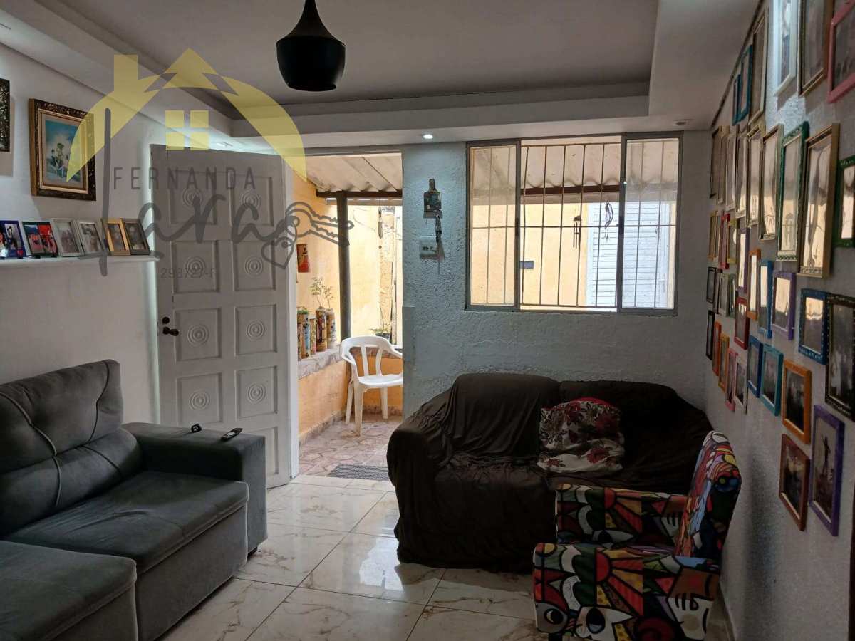 Casa à venda em Peruíbe, Jardim Quiles, com 2 quartos, 50m² - Fernanda Lara Corretora