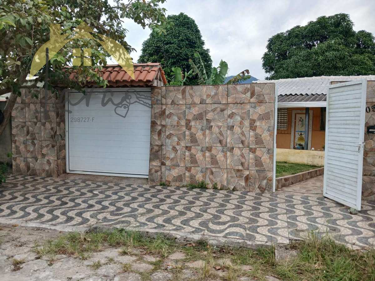 Casa à venda em Peruíbe, Jardim Quiles, com 2 quartos, 50m²
