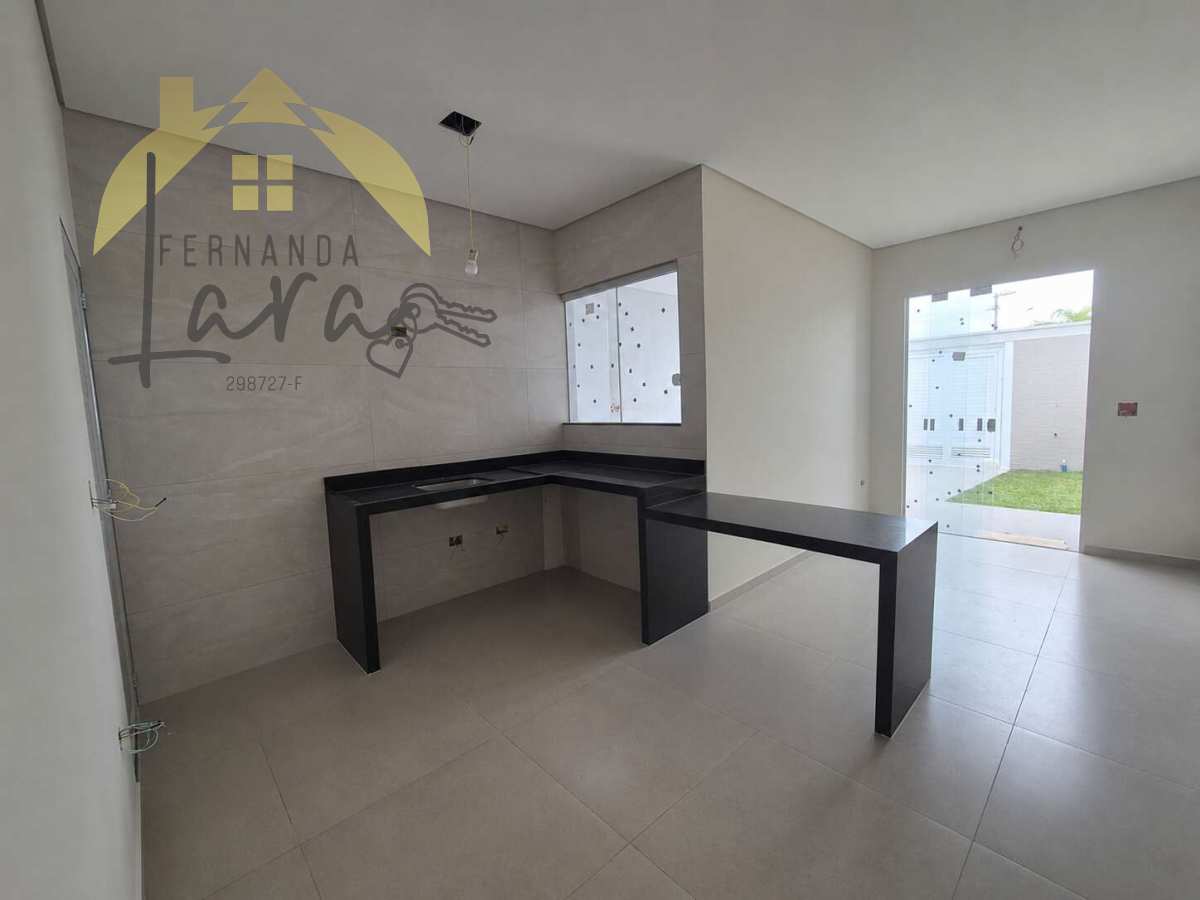 Casa à venda em Peruíbe, Jardim Somar, com 2 quartos, 70m² - Fernanda Lara Corretora