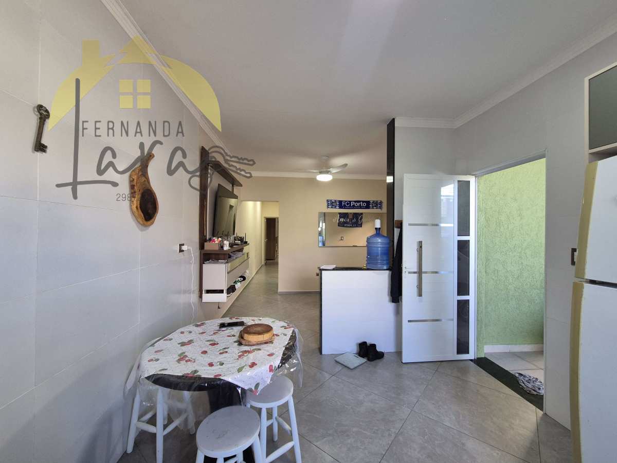Casa à venda em Peruíbe, São João Batista II, com 2 quartos, 100m² - Fernanda Lara Corretora