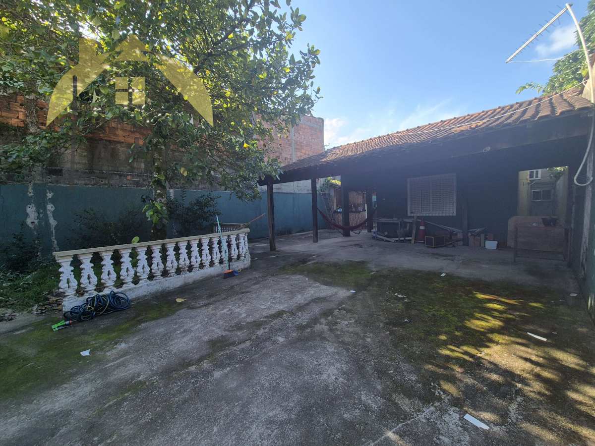 Casa à venda em Peruíbe, Vatrapuã, com 2 quartos, 100m²