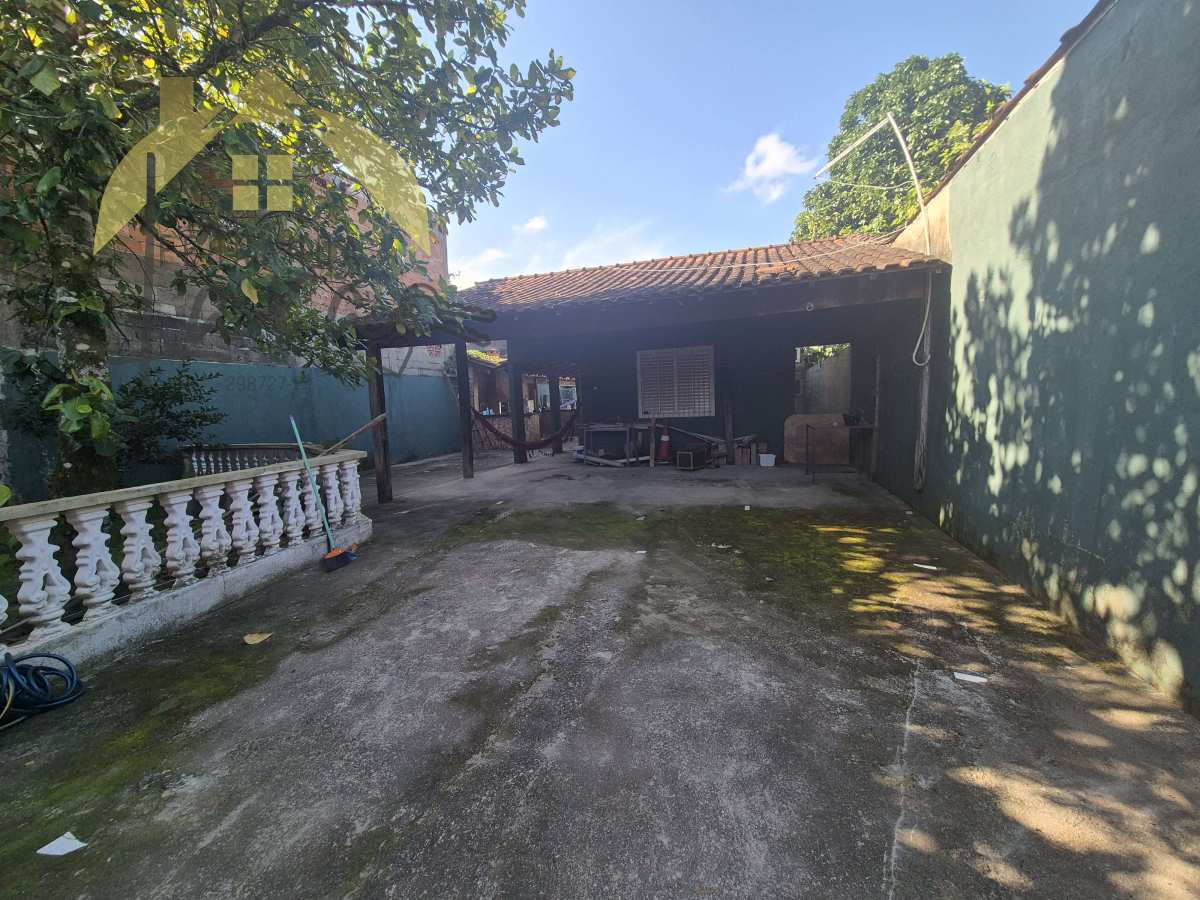 Casa à venda em Peruíbe, Vatrapuã, com 2 quartos, 100m² - Fernanda Lara Corretora